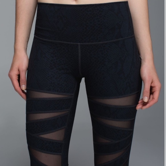 Lululemon High Times Pant *Tech Mesh Desert Snake Deep Coal Black - Picture 3 of 12